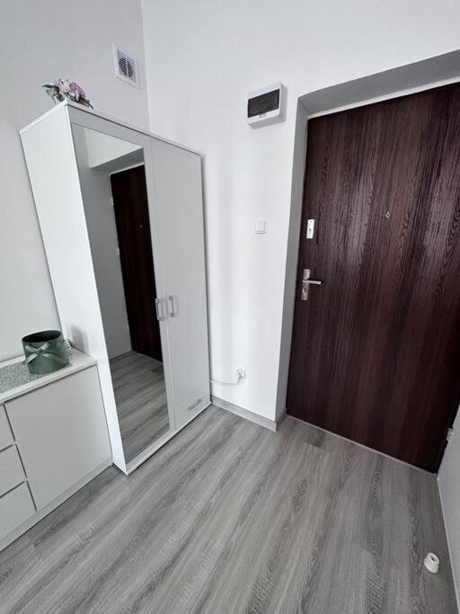 Przytulny Apartament Apartment ชเตชชีแนค ภายนอก รูปภาพ